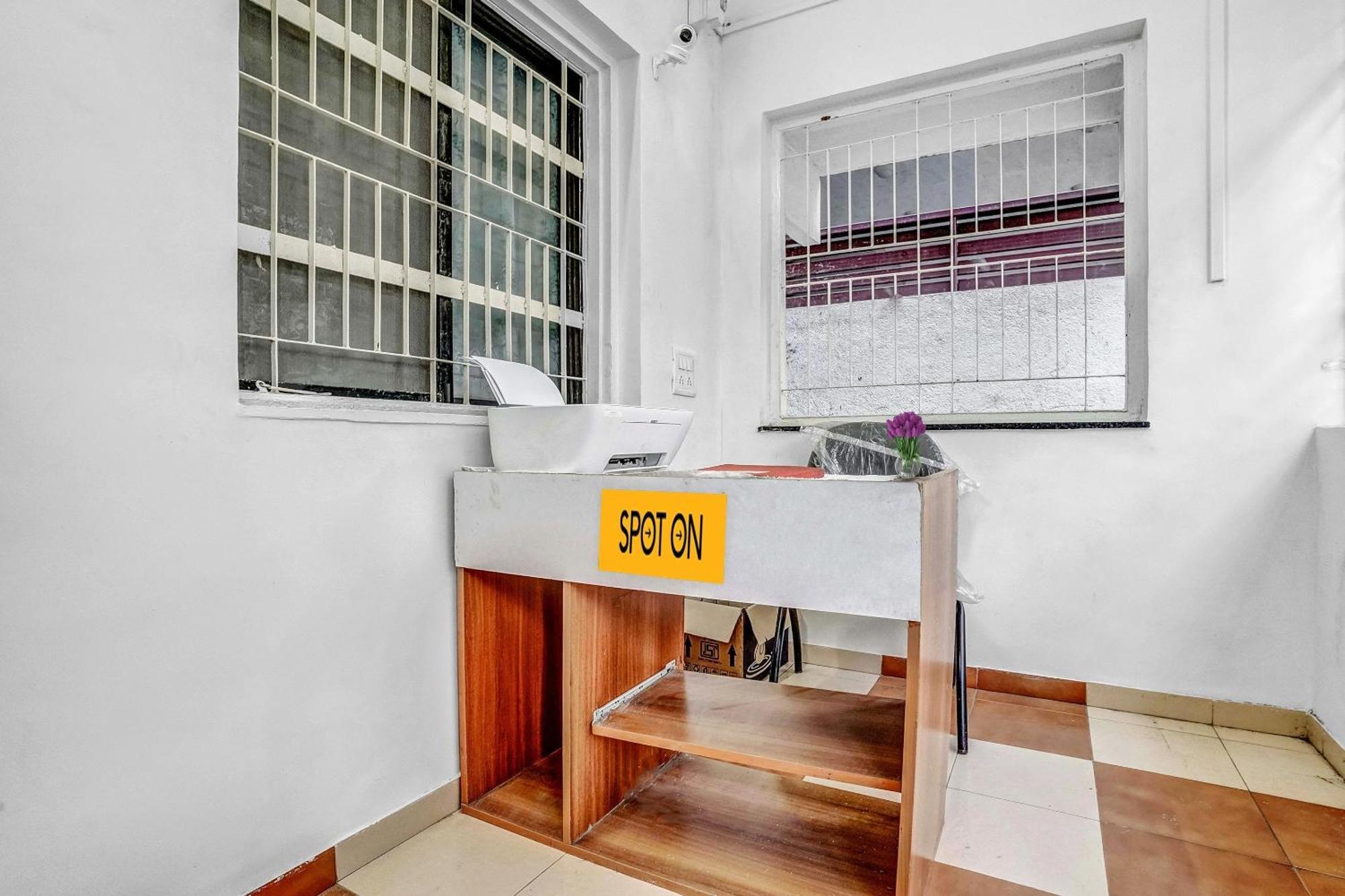 Spot On Jayesh Guest House Nashik Εξωτερικό φωτογραφία